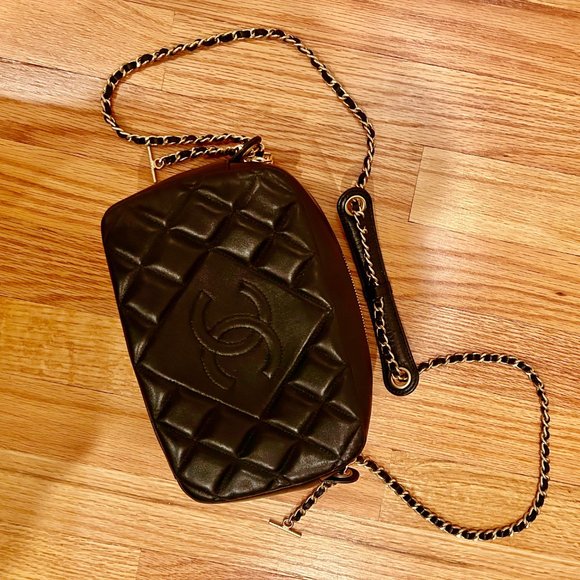 CHANEL Small Diamond CC Camera Bag - Picture 7 of 10